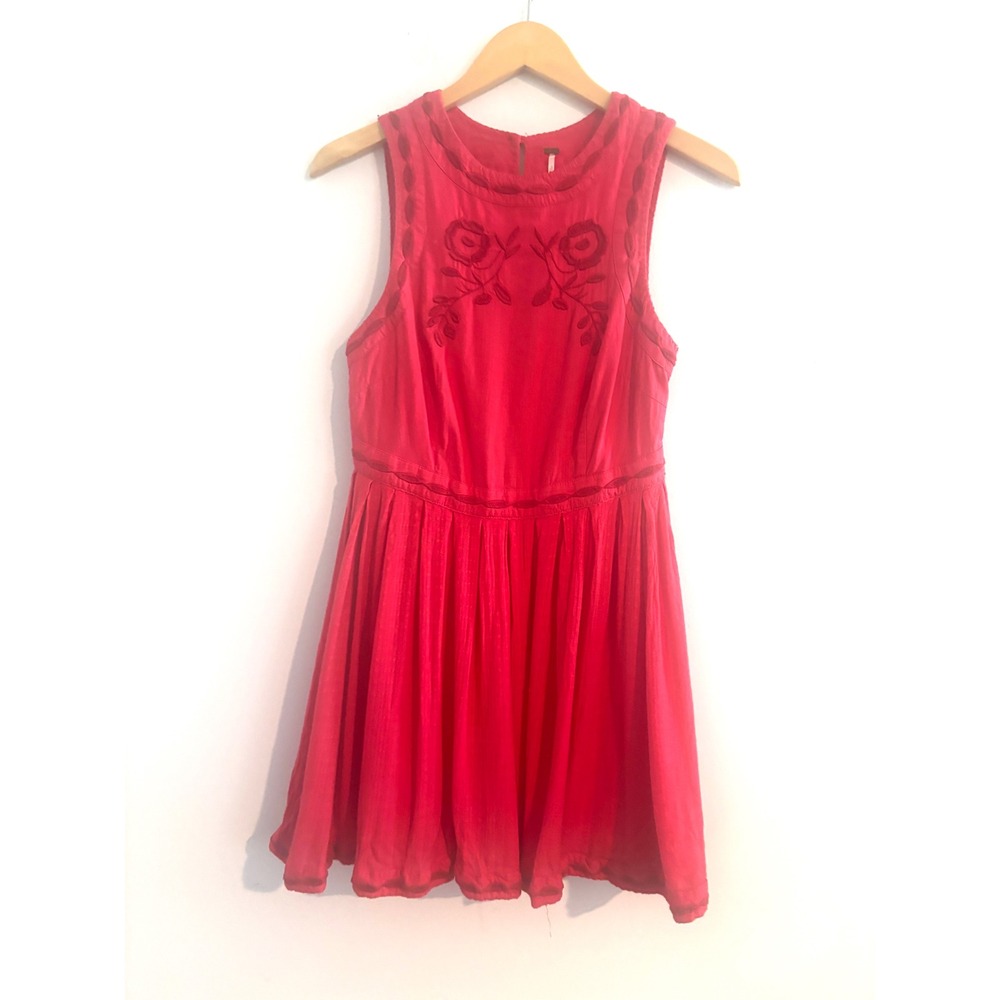 🌺Free People Size 4 Red Embroidered Boho Whimsy Mini Dress Sleeveless Pleated
